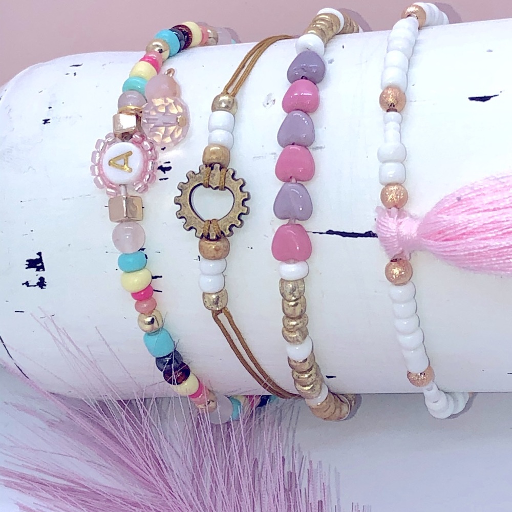 Set Of (4) Elastic Bracelets!!!